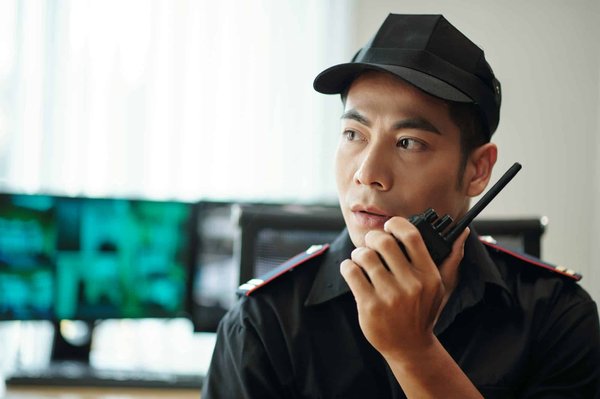 Recruter un couple de gardiens de maison de luxe : conseils pour vous orienter